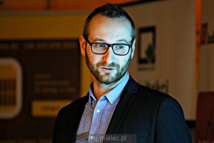 Śniadanie Kubka Biznesu z prelekcją ?Jak kupić samochód do firmy i nie stracić?