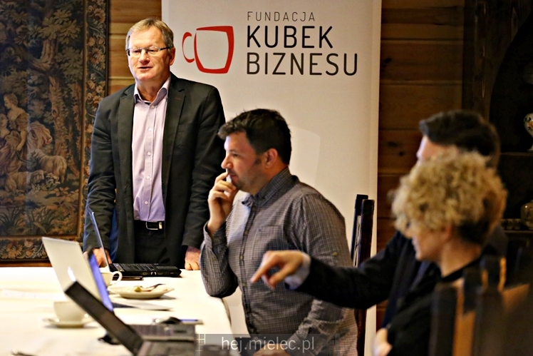 Śniadanie Kubka Biznesu z prelekcją ?Jak kupić samochód do firmy i nie stracić?