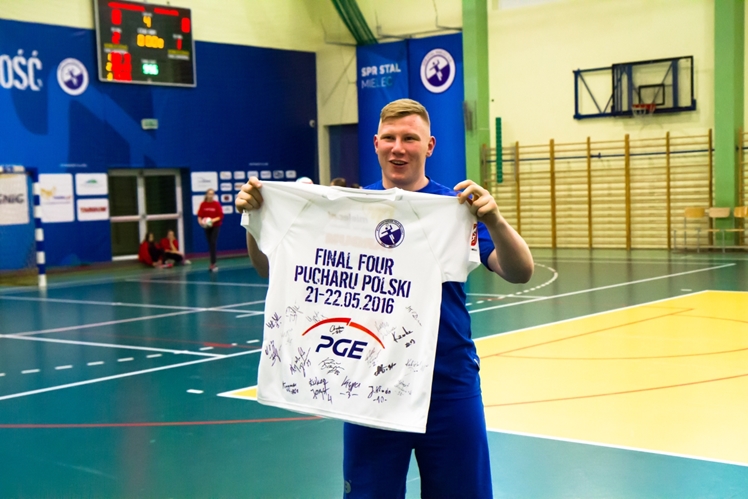 Mecz charytatywny: UKS SMS Szóstka Mielec - SPR Stal Mielec