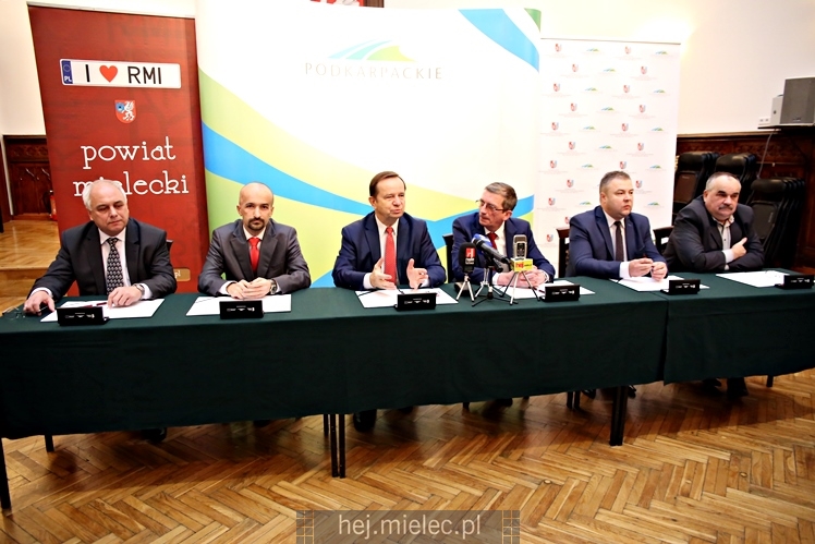 Uroczyste podpisanie porozumienia samorządów ws. budowy nowej obwodnicy Mielca