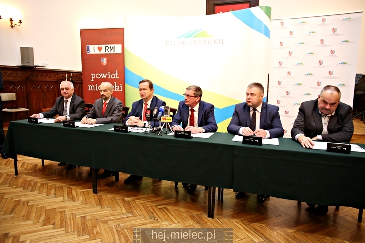 Uroczyste podpisanie porozumienia samorządów ws. budowy nowej obwodnicy Mielca