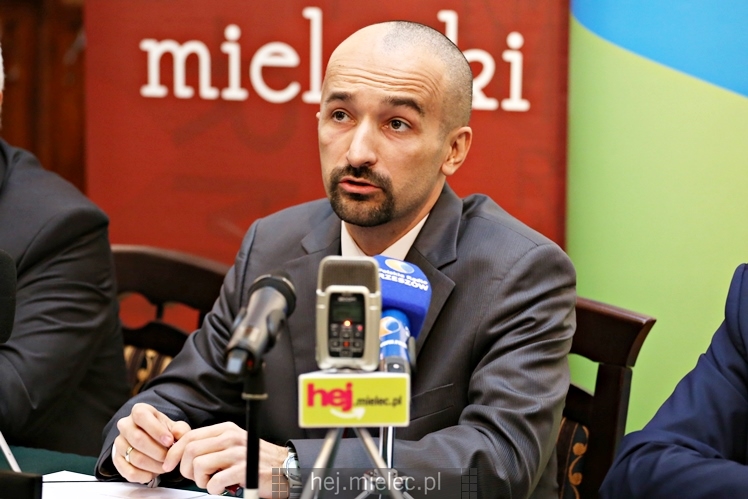 Uroczyste podpisanie porozumienia samorządów ws. budowy nowej obwodnicy Mielca