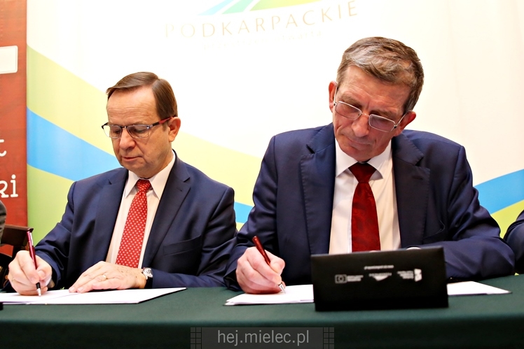 Uroczyste podpisanie porozumienia samorządów ws. budowy nowej obwodnicy Mielca