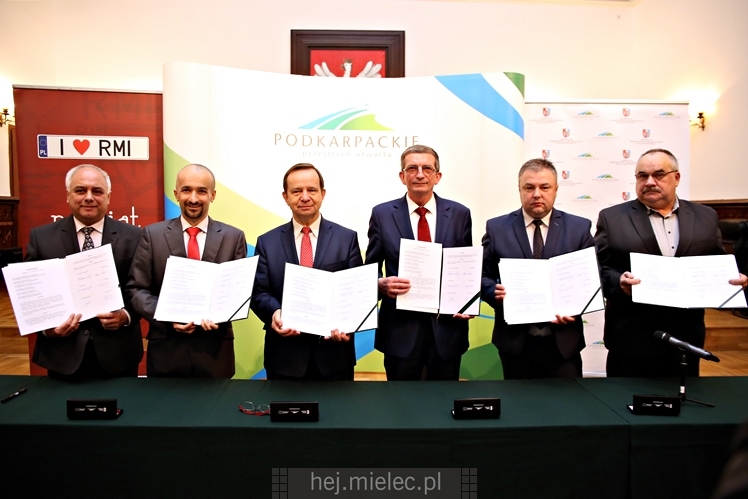 Uroczyste podpisanie porozumienia samorządów ws. budowy nowej obwodnicy Mielca