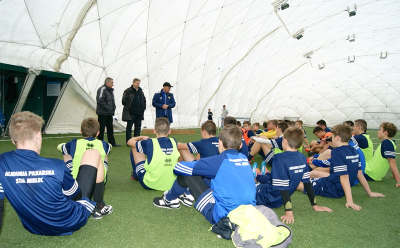 Wyjątkowi goście na treningu młodych piłkarzy Stali Mielec