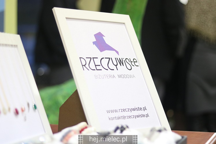 Kiermasz rękodzieła w Spółdzielczym Domu Kultury