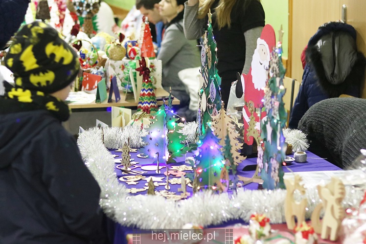 Kiermasz rękodzieła w Spółdzielczym Domu Kultury