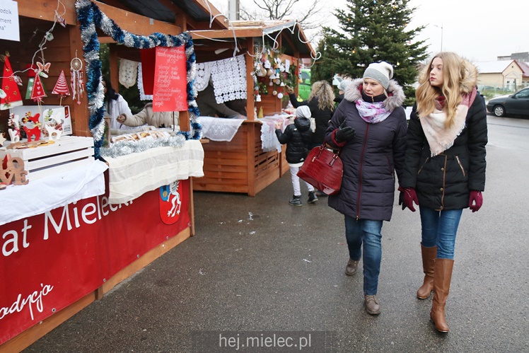 Jarmark Świąteczny przy mieleckiej Bazylice