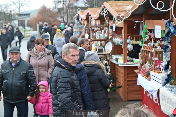 Jarmark Świąteczny przy mieleckiej Bazylice