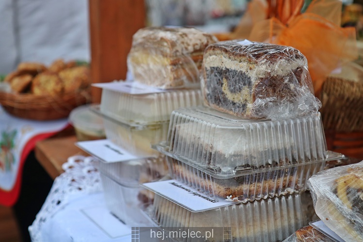 Jarmark Świąteczny przy mieleckiej Bazylice