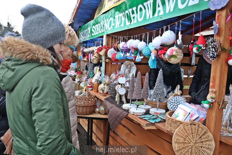 Jarmark Świąteczny przy mieleckiej Bazylice