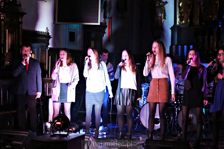 Jarmark Świąteczny przy mieleckiej Bazylice