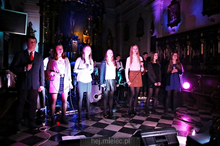 Jarmark Świąteczny przy mieleckiej Bazylice