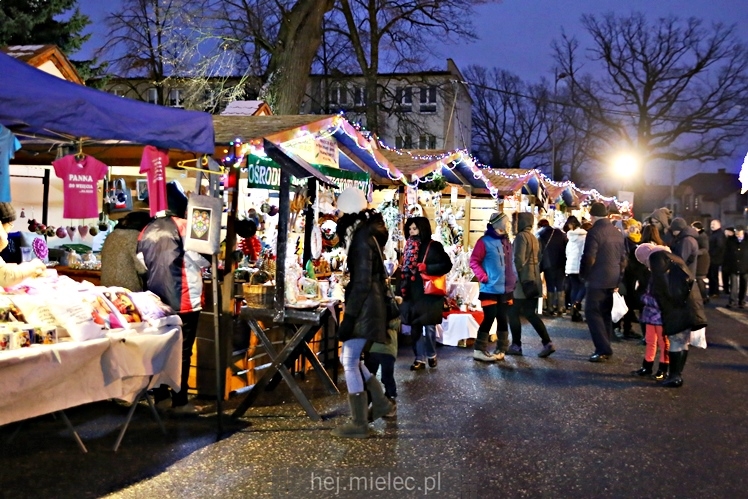 Jarmark Świąteczny przy mieleckiej Bazylice