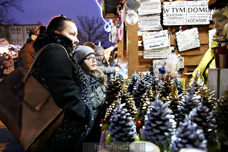 Jarmark Świąteczny przy mieleckiej Bazylice