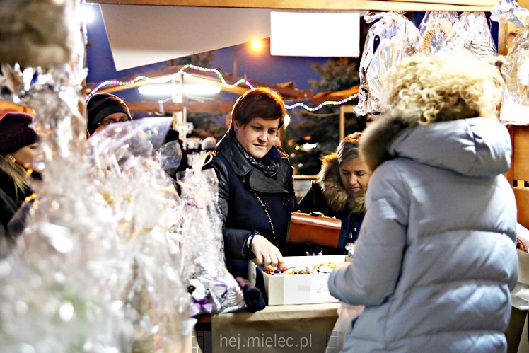 Jarmark Świąteczny przy mieleckiej Bazylice