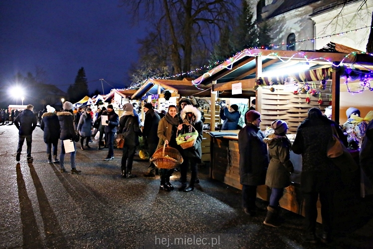 Jarmark Świąteczny przy mieleckiej Bazylice