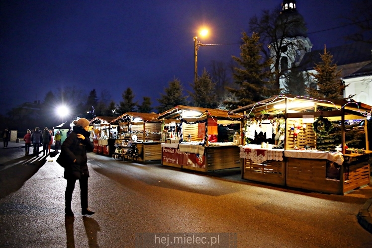 Jarmark Świąteczny przy mieleckiej Bazylice