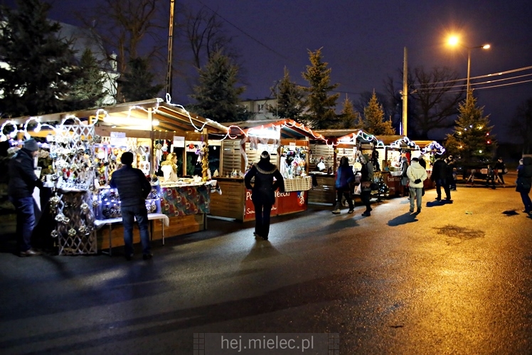 Jarmark Świąteczny przy mieleckiej Bazylice