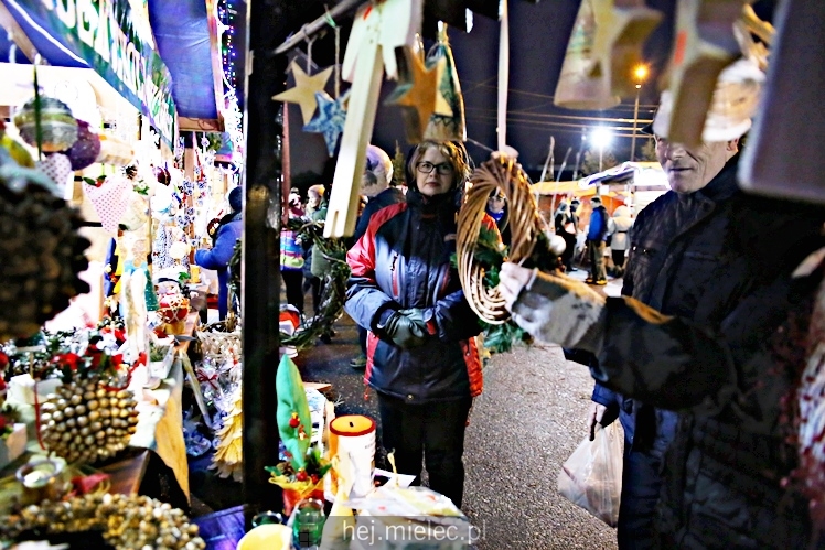 Jarmark Świąteczny przy mieleckiej Bazylice