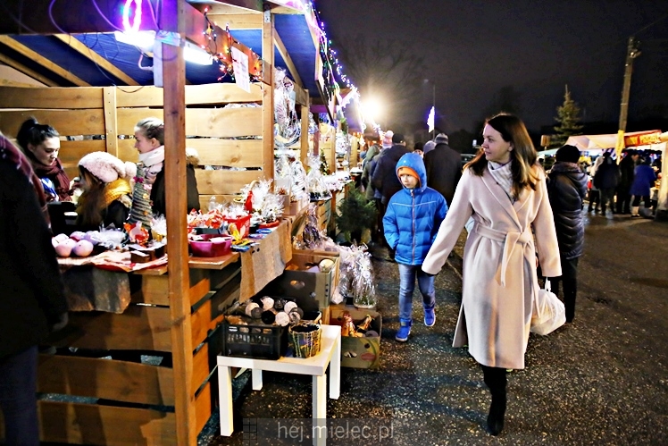 Jarmark Świąteczny przy mieleckiej Bazylice