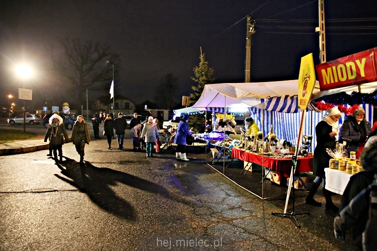 Jarmark Świąteczny przy mieleckiej Bazylice