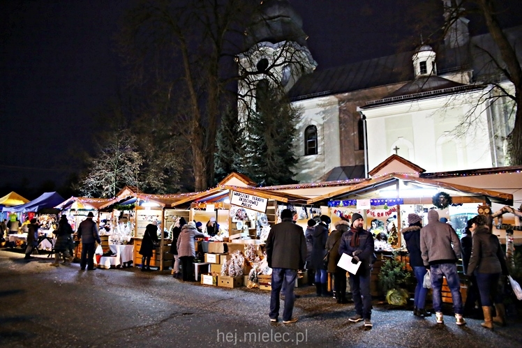 Jarmark Świąteczny przy mieleckiej Bazylice