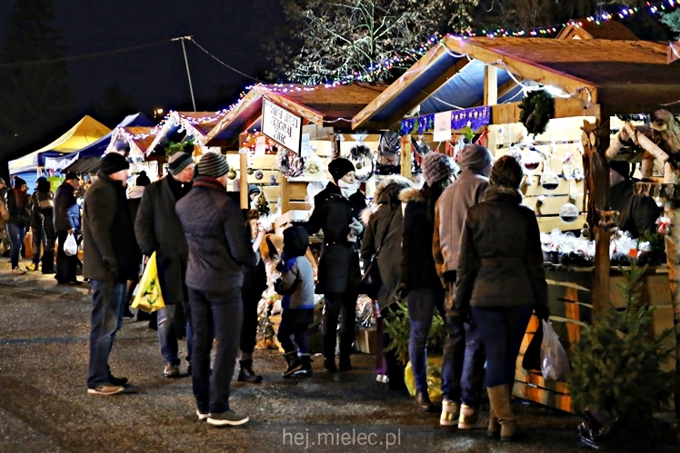 Jarmark Świąteczny przy mieleckiej Bazylice