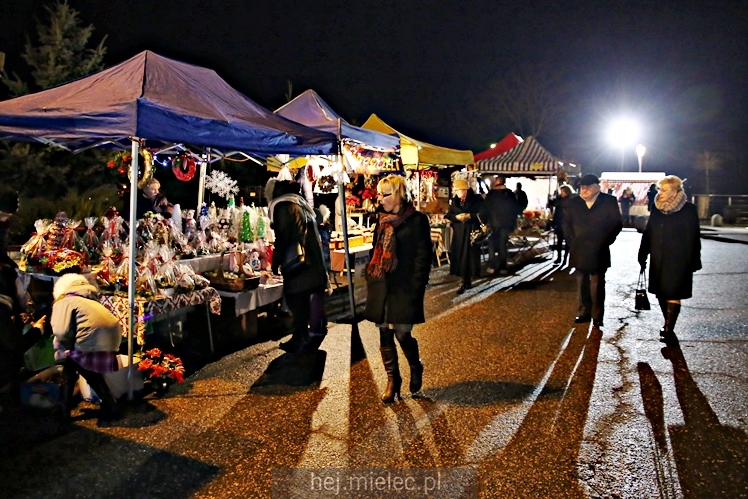 Jarmark Świąteczny przy mieleckiej Bazylice