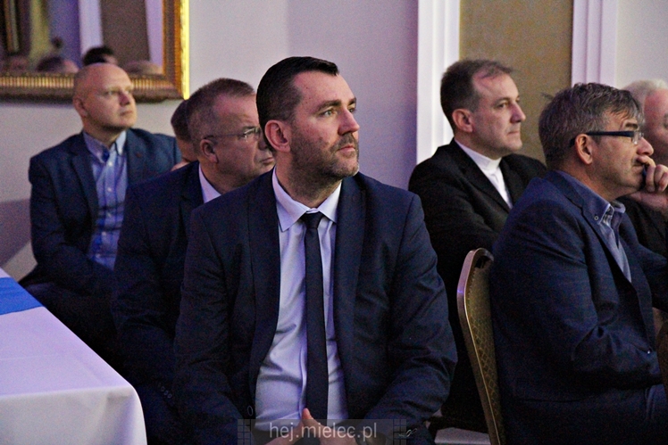 FKS Stal Mielec podsumowała uroczyście rok 2016, na spotkaniu m.in. Poręba i Kozdęba [ZDJĘCIA]