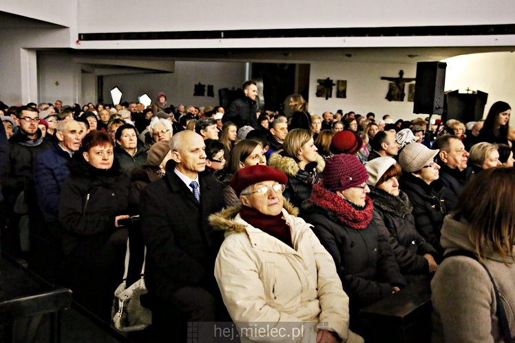 Oratorium - Karolina wystarczy sobą być