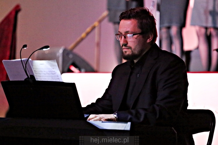 Oratorium - Karolina wystarczy sobą być