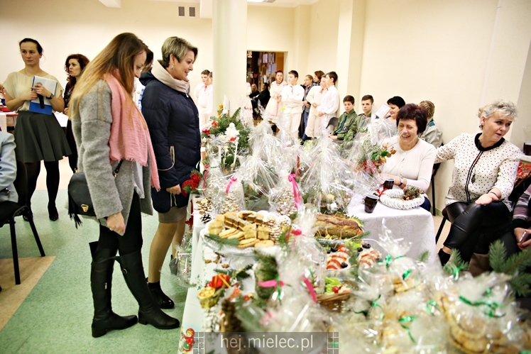 Kiermasz przed Bożym Narodzeniem w Borowej