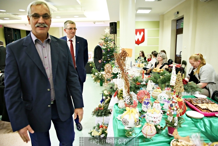 Kiermasz przed Bożym Narodzeniem w Borowej