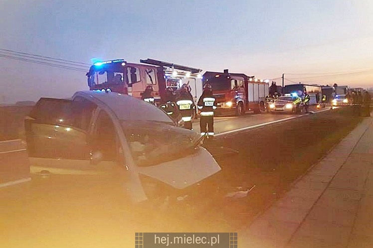 Osobówka zderzyła się z tirem w Padwi Narodowej