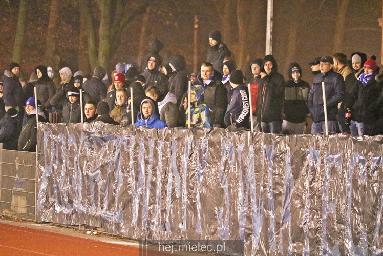 Biało-Niebiescy tradycyjnie tuż przed Wigilią spotkali się na boisku