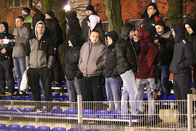 Biało-Niebiescy tradycyjnie tuż przed Wigilią spotkali się na boisku