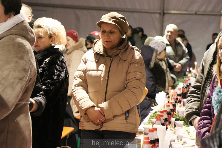 Miejska wigilia dla samotnych drugi raz. Były łzy wzruszenia