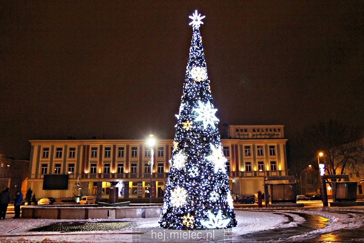 Świąteczne iluminacje w Mielcu tuż po Wigilii