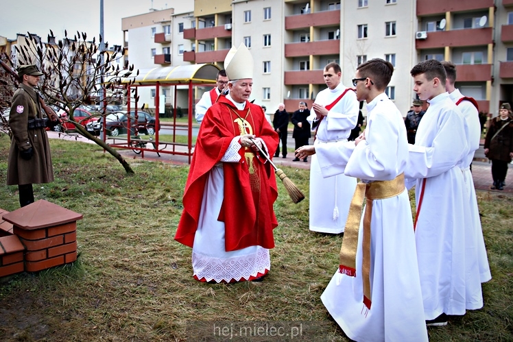 Poświęcenie pomnika bł. ks. Jerzego Popiełuszki
