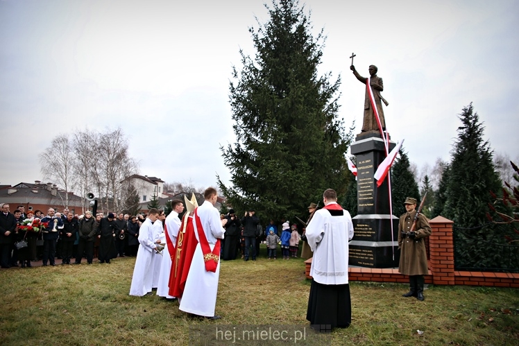 Poświęcenie pomnika bł. ks. Jerzego Popiełuszki