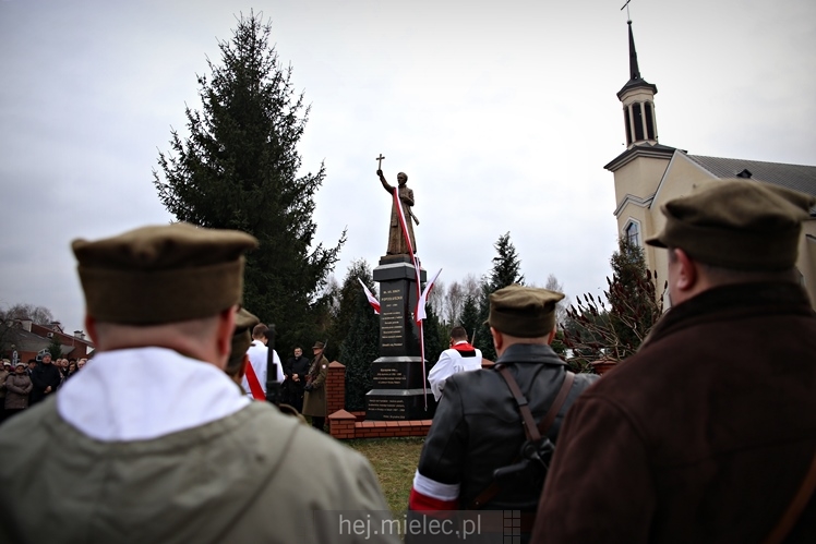 Poświęcenie pomnika bł. ks. Jerzego Popiełuszki