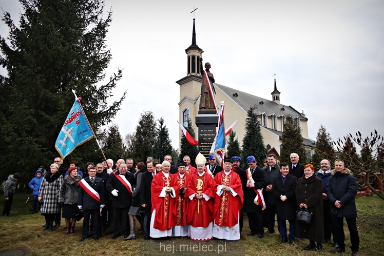 Poświęcenie pomnika bł. ks. Jerzego Popiełuszki