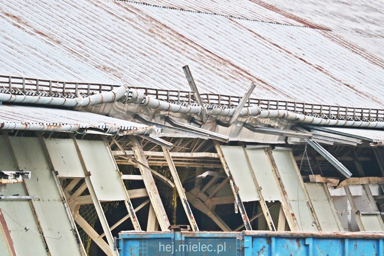 Ostatni dzień słynnego stadionowego zegara! Trwa rozbiórka hali