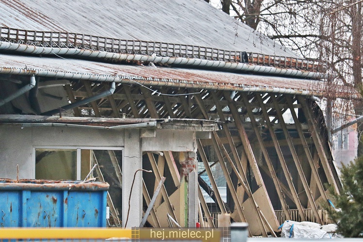 Ostatni dzień słynnego stadionowego zegara! Trwa rozbiórka hali
