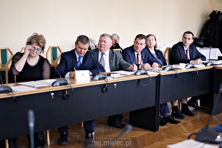 XXV sesja Rady Powiatu Mieleckiego. Budżet na 2017 rok