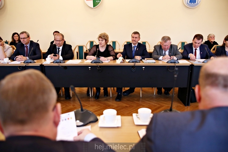 XXV sesja Rady Powiatu Mieleckiego. Budżet na 2017 rok
