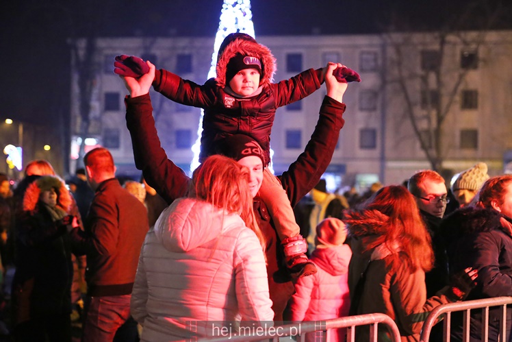 Powitanie Nowego 2017 Roku na Placu AK w Mielcu
