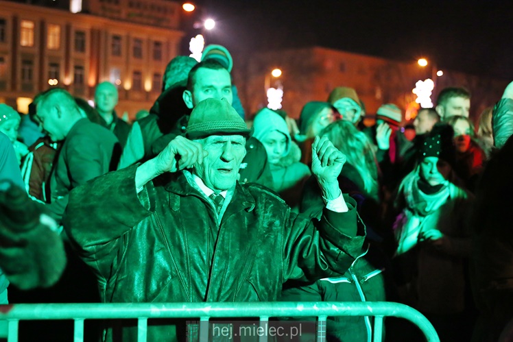 Powitanie Nowego 2017 Roku na Placu AK w Mielcu