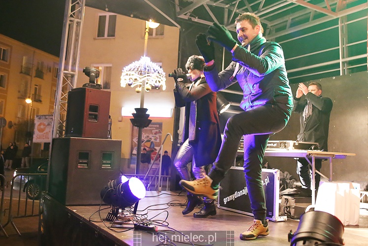 Powitanie Nowego 2017 Roku na Placu AK w Mielcu